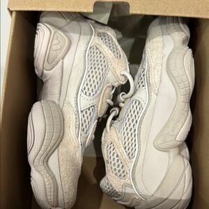 Yeezy 500 blush size 10.5